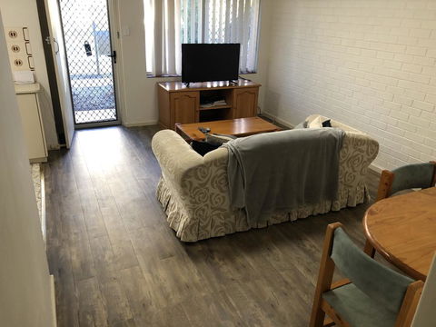 Affordable Comfortable Inglewood Apartment+Pool - Accommodation NSW 1