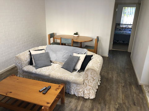 Affordable Comfortable Inglewood Apartment+Pool - Accommodation NSW 2