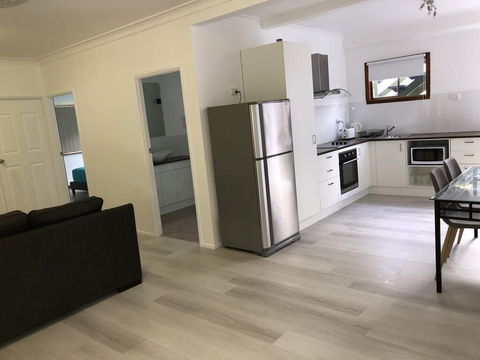 Airlie Getaway Unit 3 - Accommodation NSW 3