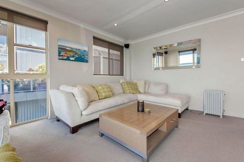 Alcheringa Unit 3 & 4, 32 Sandy Point Road - Accommodation NSW 1