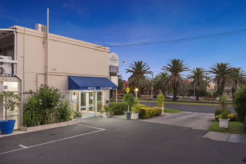 Alexander Motor Inn And Apartments - Accommodation NSW 2