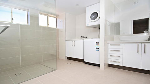 Alinga Unit 4, Amazing Ocean Views - Accommodation NSW 3