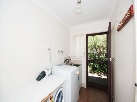 All Decked Out - Pet Friendly - Accommodation NSW 2