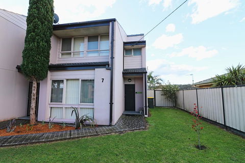 Alloway - Accommodation NSW 2