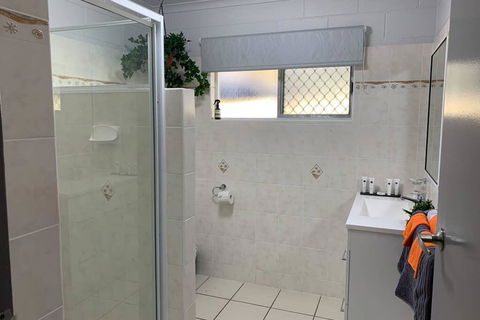 Andergrove Home With A Garden View-Wi-fi & Netflix - Accommodation NSW 3
