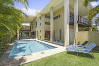 ANGOURIE HOUSE - SALT VILLAGE