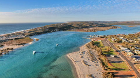 API Pelican Beach Front Apartments Kalbarri - Accommodation NSW 1