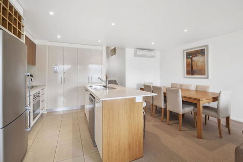 APOLLO BLUE 6 - Modern Waterfront Apartment - Accommodation NSW 3