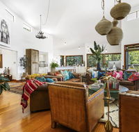 Aquila Retreat Mansion - Accommodation NSW
