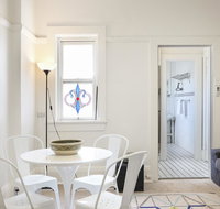 Art Deco Oasis Minutes From the City - Accommodation NSW