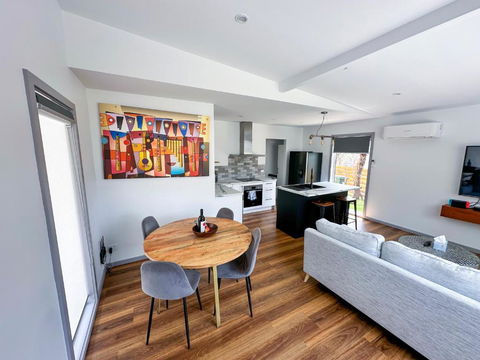 Luxury Holiday Unit 8min Walk To Town Center With Boat Parking - Accommodation NSW 2