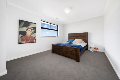 Luxury Home, Mall, Breezy, Comfy - Accommodation NSW 2