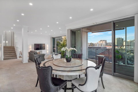 Luxury Retreat Sydney Airport Direct Train Line - Accommodation NSW 3