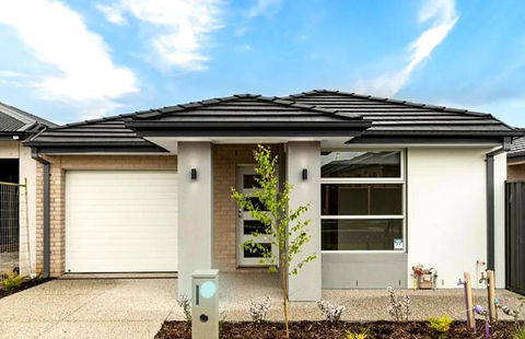 Minta Estate Berwick 4 Bedroom House, No Sharing - Accommodation NSW 0