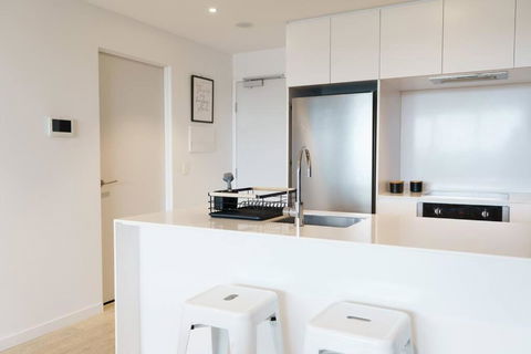 Modern 1 Bed Opposite Racecourse - Accommodation NSW 0