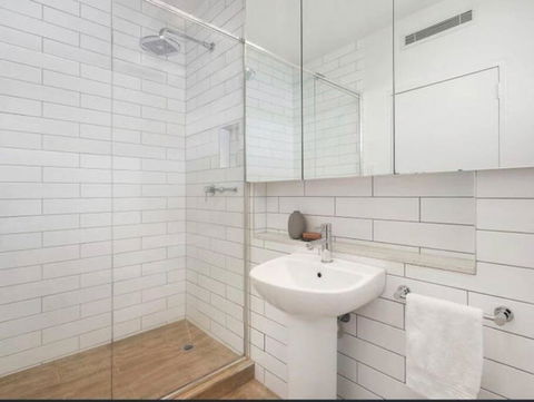 Modern Beach Oasis In Elwood Village - Accommodation NSW 3