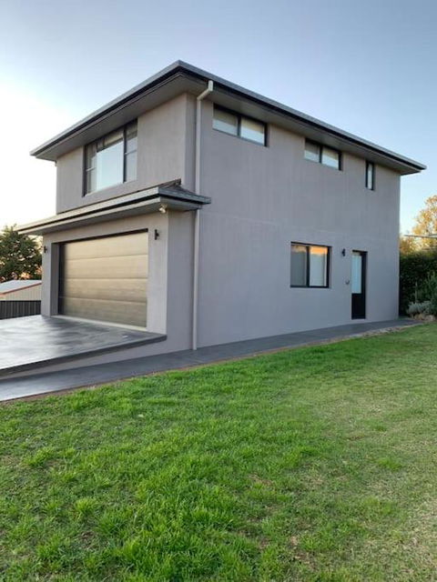 Modern Studio With Fabulous Views - Accommodation NSW 3