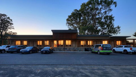New Crossing Place Motel - Accommodation NSW 3