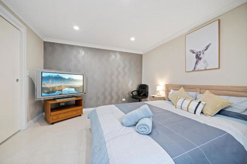 New 1-bedroom House With Free Parking - Accommodation NSW 0
