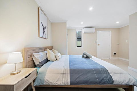 New 1-bedroom House With Free Parking - Accommodation NSW 1