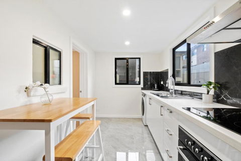 New 1-bedroom House With Free Parking - Accommodation NSW 3