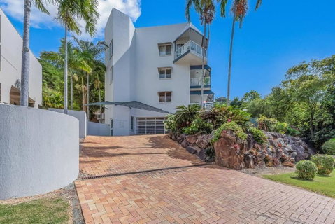 NEW! 2BR Whitsundays Oasis W/ Ocean Views - Accommodation NSW 3