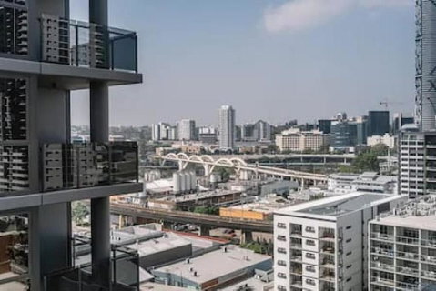 NEW Centrally Located High Level Studio Apartment - Accommodation NSW 0