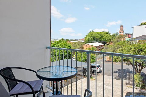 New Farm Nest- 2Bed 1Bath Balcony - Accommodation NSW 2