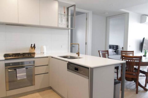 New Spacious 2 Bedroom With Gorgeous City Views - Accommodation NSW 0