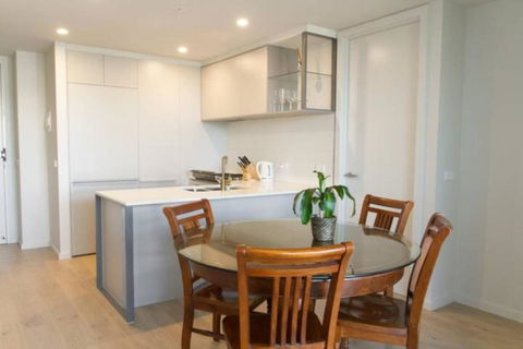 New Spacious 2 Bedroom With Gorgeous City Views - Accommodation NSW 1