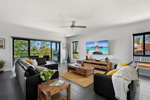 NEW - Sunrise Waters Holiday House - Accommodation NSW 2