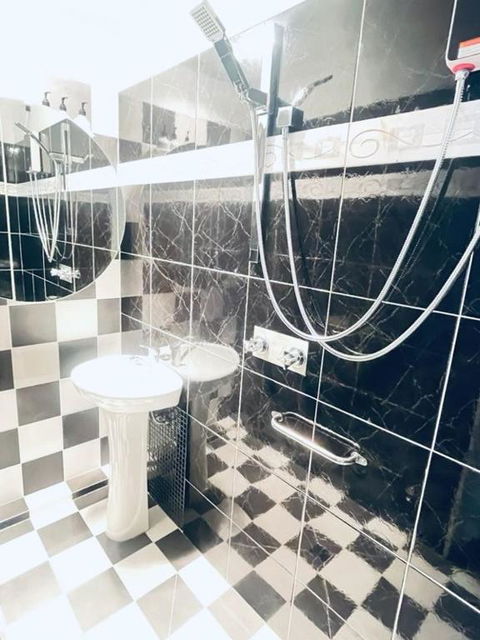 Northcote Spacious Studio - Accommodation NSW 3
