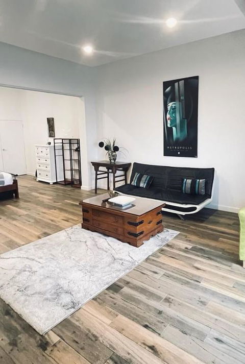 Northcote Spacious Studio - Accommodation NSW 2
