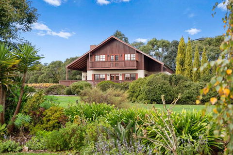 Northway Downs Estate Vineyard - Accommodation NSW 0