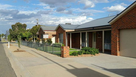Numurkah Self Contained Apartments - The Saxton - Accommodation NSW 0