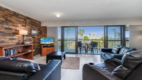 Oceanic Unit 4 Kings Beach QLD - Accommodation NSW 2
