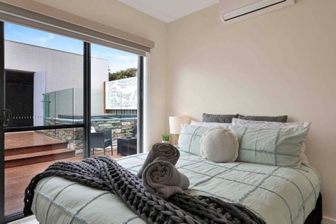 OG Spa Retreat- 3 Bedroom, Spa, Central, Aircon - Accommodation NSW 1