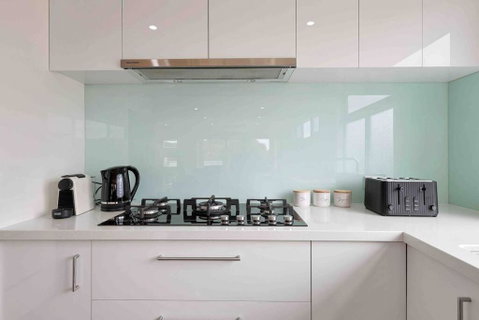 OG Spa Retreat- 3 Bedroom, Spa, Central, Aircon - Accommodation NSW 2