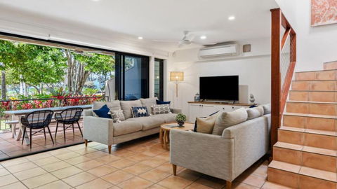 On The Beach 5 Port Douglas - Accommodation NSW 3