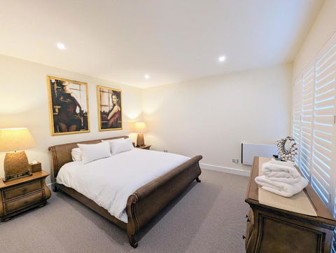 ONE Luxury Apartment - Accommodation NSW 2