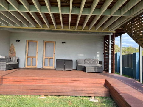 One Bedroom CBD Unit, Walk To Beaches & Cafes - Accommodation NSW 2