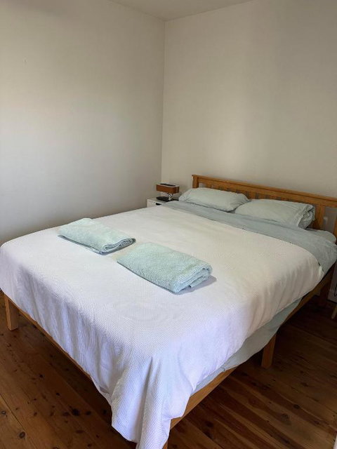 One Bedroom CBD Unit, Walk To Beaches & Cafes - Accommodation NSW 1