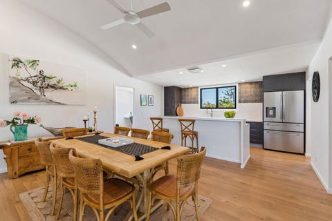 PACIFIC Stunning Coastal Home The Perfect Family Getaway - Accommodation NSW 3