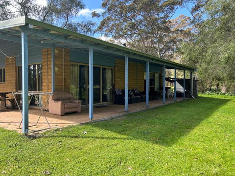 Peacock - Accommodation NSW 2