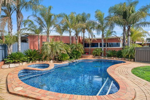 Peppermill Inn Motel - Accommodation NSW 0