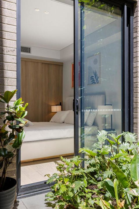 Perfect Vacation Home W Terrace & Private Garage - Accommodation NSW 2