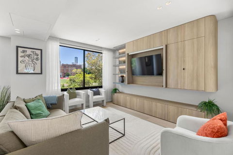 Perfect Vacation Home W Terrace & Private Garage - Accommodation NSW 3