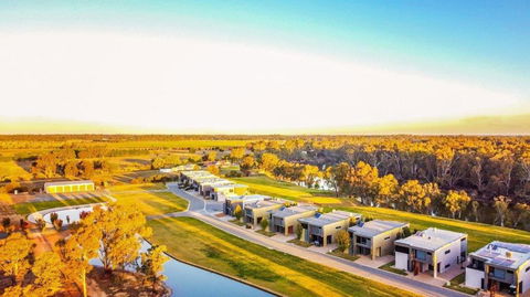 Perricoota Waters - Echuca Holiday Homes - Accommodation NSW 2