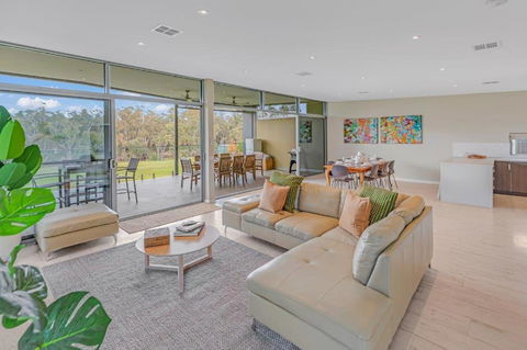 Perricoota Waters - Echuca Holiday Homes - Accommodation NSW 3