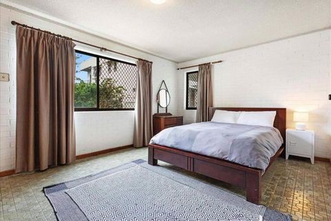 PET FRIENDLY & Super Central Retro Beach Pad! - Accommodation NSW 0